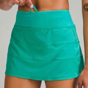 Lululemon Athletica pace rival kelly green Skirt size 4